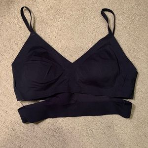 Lululemon black bra - NWOT